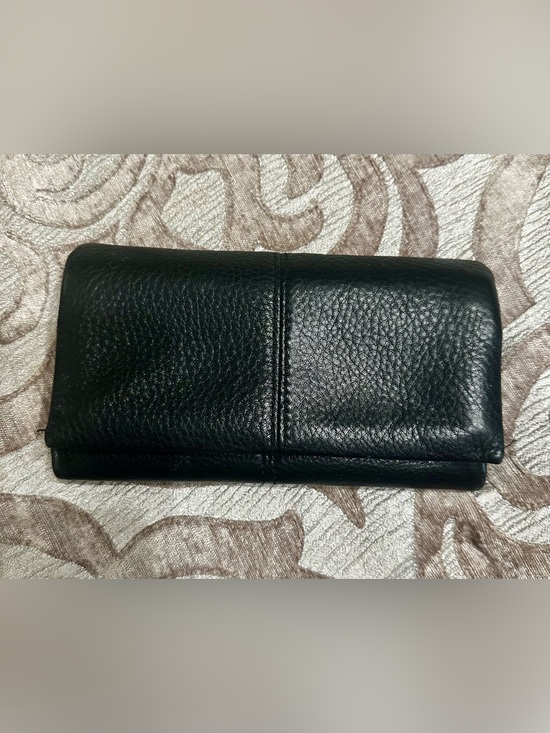 HOBO Handbags - HOBO Black Pebbled Leather Clutch Wallet